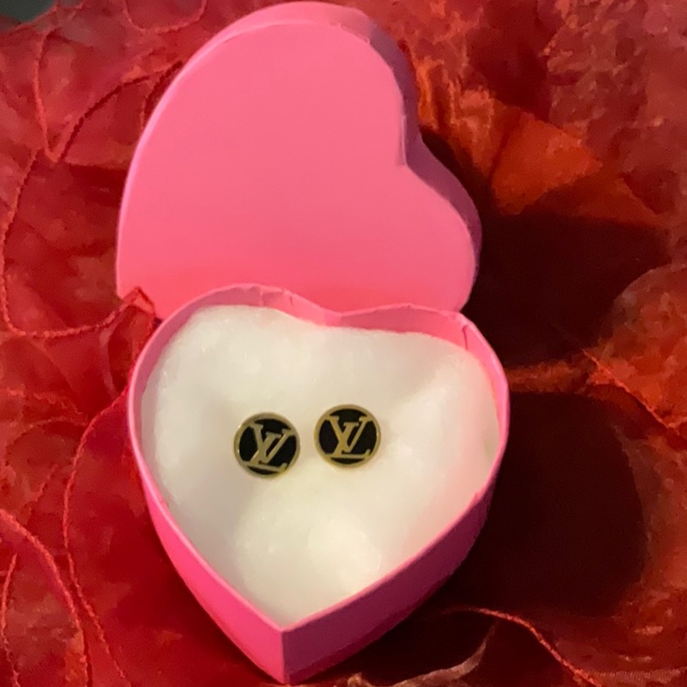 Fashion design earrings